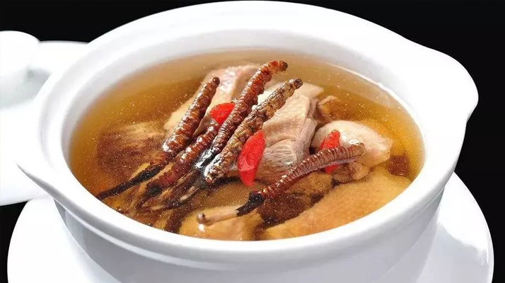冬蟲夏草煲湯的最佳季節(jié)，喝對事半功倍