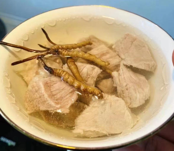 冬蟲(chóng)夏草西洋參燉品做法：滋補(bǔ)兼顧，溫和不燥